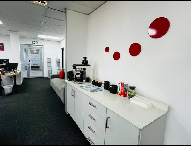 335M² OFFICE TO LET IN VORNA VALLEY